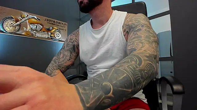 Snapshot of AronGrant chatting on February 2025 12:27:01 PM AronGrant online show from February 2025 12:27:01 PM