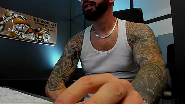 Snapshot of AronGrant chatting on October 2025 08:55:02 AM AronGrant online show from October 2025 08:55:02 AM