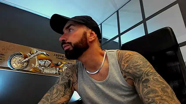 Snapshot of AronGrant chatting on November 2025 09:53:01 AM AronGrant online show from November 2025 09:53:01 AM