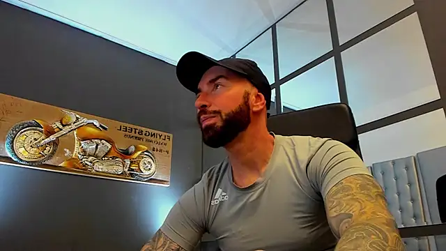 Snapshot of AronGrant chatting on November 2025 11:14:01 AM AronGrant online show from November 2025 11:14:01 AM