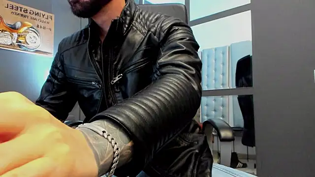 Snapshot of AronGrant chatting on December 2025 09:15:01 AM AronGrant online show from December 2025 09:15:01 AM