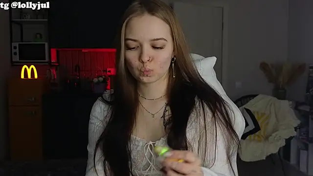 doll lol  online show from October 2025 06:08:01 PM