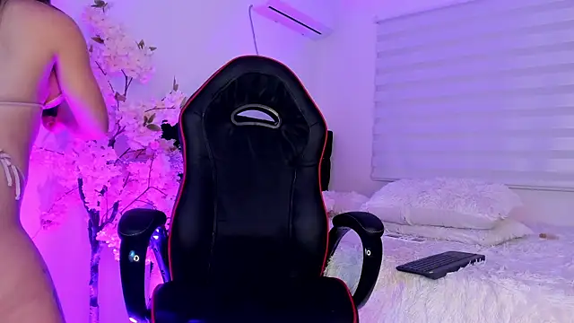 Snapshot of Caramelo_Exotic chatting on January 2025 06:06:01 AM Caramelo Exotic online show from January 2025 06:06:01 AM