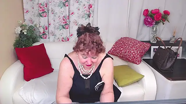 YourHotGranny online show from January 2025 12:27:01 PM
