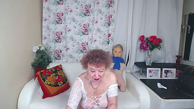 Snapshot of YourHotGranny chatting on May 2026 10:55:01 AM YourHotGranny online show from May 2026 10:55:01 AM