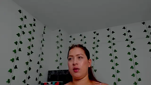 Snapshot of Miaa_Garcia chatting on October 2025 09:03:01 PM Miaa Garcia online show from October 2025 09:03:01 PM