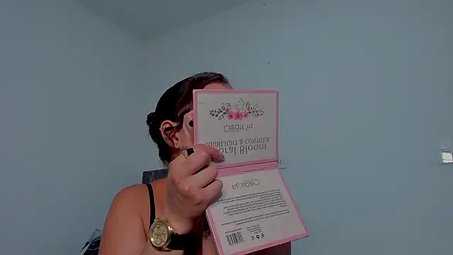 Snapshot of Miaa_Garcia chatting on October 2025 10:08:02 PM Miaa Garcia online show from October 2025 10:08:02 PM