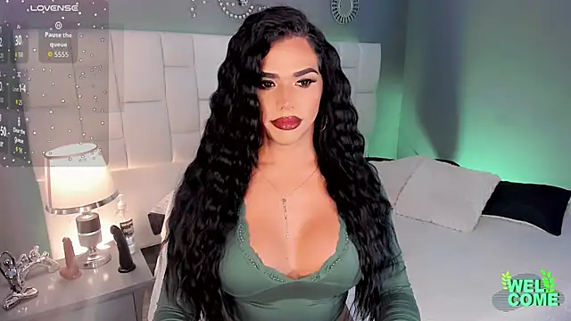 Snapshot of Franciis_4u chatting on November 2025 06:17:02 AM Franciis 4u online show from November 2025 06:17:02 AM