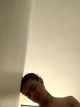 Snapshot of JovenDesobediente chatting on November 2025 09:46:01 PM JovenDesobediente online show from November 2025 09:46:01 PM