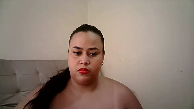 Snapshot of abril_sexy04 chatting on June 2026 01:50:02 PM abril sexy04 online show from June 2026 01:50:02 PM