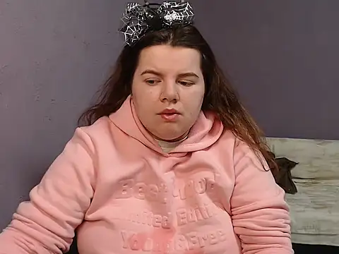 so shy online show from October 2025 06:35:02 AM