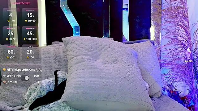 Snapshot of honey_skin chatting on November 2025 01:38:01 AM honey skin online show from November 2025 01:38:01 AM