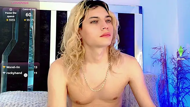 Snapshot of honey_skin chatting on November 2025 02:48:02 PM honey skin online show from November 2025 02:48:02 PM