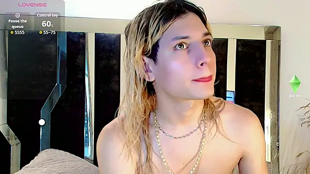 Snapshot of honey_skin chatting on November 2025 03:56:02 PM honey skin online show from November 2025 03:56:02 PM