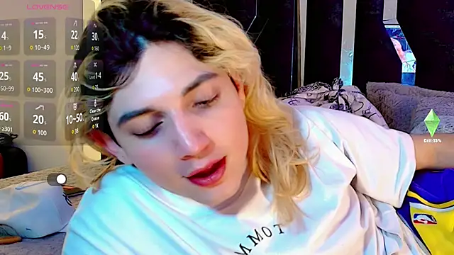 Snapshot of honey_skin chatting on November 2025 04:01:01 AM honey skin online show from November 2025 04:01:01 AM