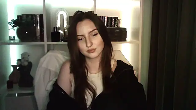 X Alisa online show from April 2026 06:43:01 PM