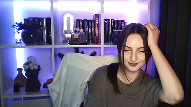 X Alisa online show from April 2026 06:49:02 PM