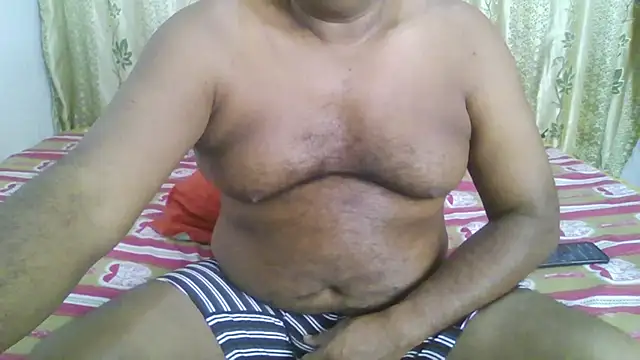 Snapshot of Beargryzzly chatting on December 2024 10:02:01 AM Beargryzzly online show from December 2024 10:02:01 AM