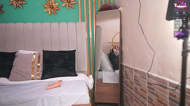 katlyn martins online show from September 2025 07:06:02 PM