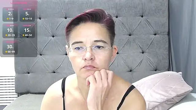 StaceyDarling online show from November 2025 05:01:01 PM