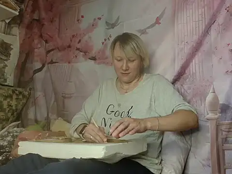 ElenaMaeer online show from September 2025 06:31:02 PM