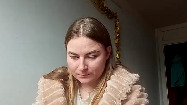 Snapshot of ElenaMaeer chatting on February 2026 08:54:02 AM ElenaMaeer online show from February 2026 08:54:02 AM