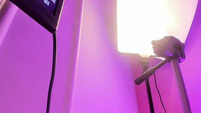 ScarletGV online show from October 2025 10:19:01 PM