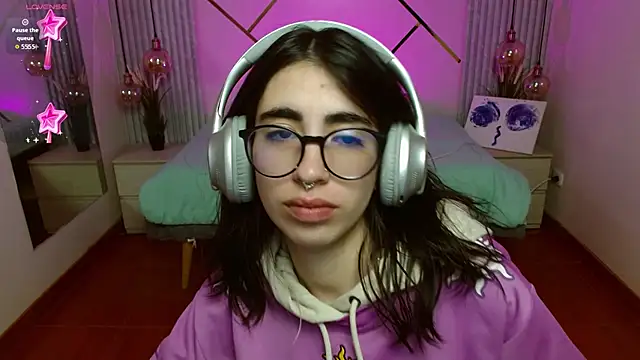 Snapshot of LenaRoses chatting on January 2026 08:07:01 PM LenaRoses online show from January 2026 08:07:01 PM