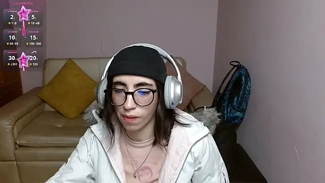 Snapshot of LenaRoses chatting on April 2026 02:04:02 PM LenaRoses online show from April 2026 02:04:02 PM