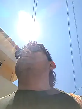 GusssHOT online show from April 2026 05:54:02 PM