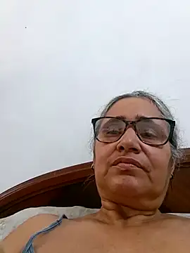 Snapshot of _candi chatting on April 2026 03:45:01 PM candi online show from April 2026 03:45:01 PM