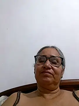 Snapshot of _candi chatting on April 2026 03:57:01 AM candi online show from April 2026 03:57:01 AM