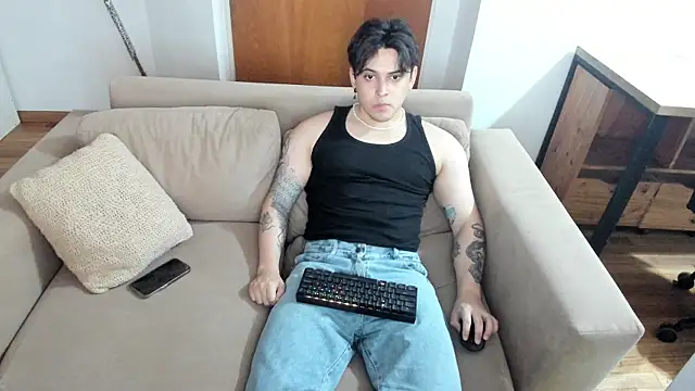 Snapshot of Markuss_b chatting on January 2025 11:35:01 PM Markuss b online show from January 2025 11:35:01 PM