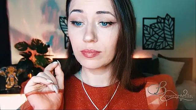 Snapshot of MissBeverlyMills chatting on February 2025 06:43:01 AM MissBeverlyMills online show from February 2025 06:43:01 AM