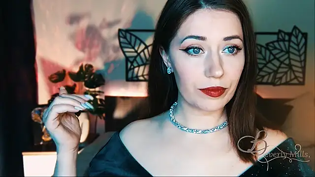 Snapshot of MissBeverlyMills chatting on February 2025 04:40:02 PM MissBeverlyMills online show from February 2025 04:40:02 PM