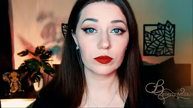 Snapshot of MissBeverlyMills chatting on March 2025 02:40:01 PM MissBeverlyMills online show from March 2025 02:40:01 PM