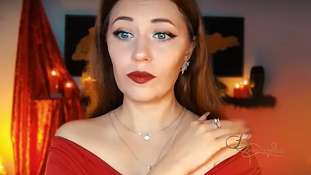 Snapshot of MissBeverlyMills chatting on October 2025 02:58:02 AM MissBeverlyMills online show from October 2025 02:58:02 AM