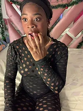 Snapshot of Tamara_Lubezkii chatting on January 2025 06:35:01 PM Tamara Lubezkii online show from January 2025 06:35:01 PM