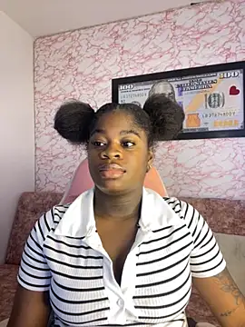 Snapshot of Tamara_Lubezkii chatting on October 2025 05:33:02 PM Tamara Lubezkii online show from October 2025 05:33:02 PM