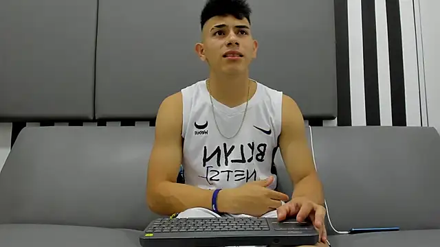 andrew rose  online show from February 2025 02:39:01 AM