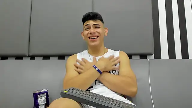 andrew rose  online show from February 2025 05:42:01 AM