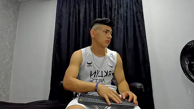 andrew rose  online show from February 2025 02:21:02 PM