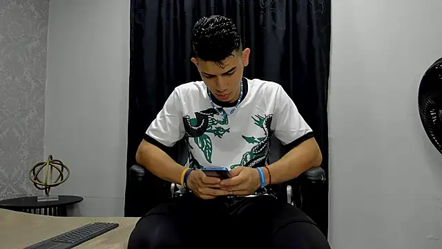 andrew rose  online show from February 2025 03:53:02 PM