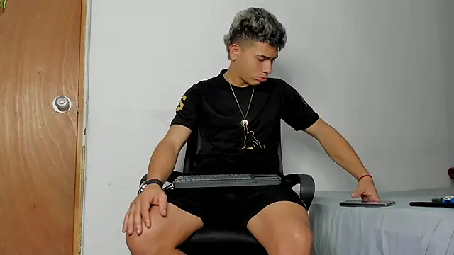 andrew rose  online show from January 2026 06:42:02 PM