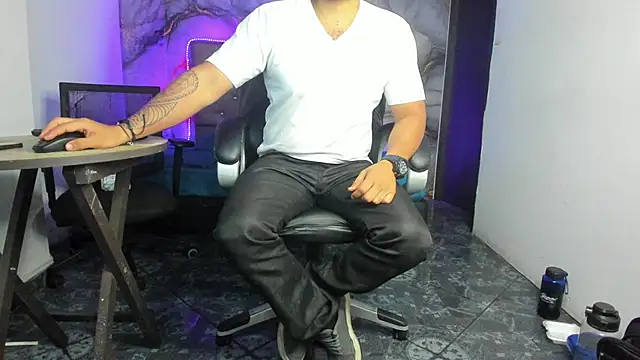 Snapshot of Drako_Argentii chatting on March 2026 03:12:02 AM Drako Argentii online show from March 2026 03:12:02 AM