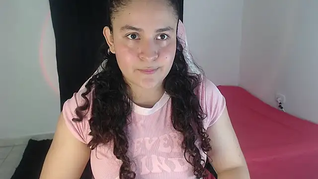 Snapshot of diana_fitass chatting on June 2026 01:03:01 AM diana fitass online show from June 2026 01:03:01 AM