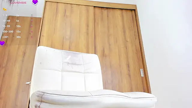 Snapshot of charlotte_cruzx chatting on December 2024 08:38:02 AM charlotte cruzx online show from December 2024 08:38:02 AM