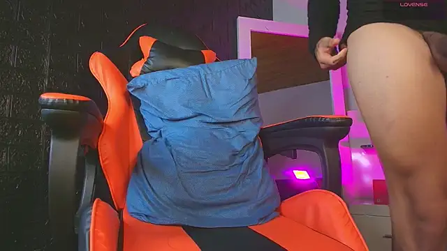 Snapshot of charlotte_cruzx chatting on October 2025 07:25:01 AM charlotte cruzx online show from October 2025 07:25:01 AM