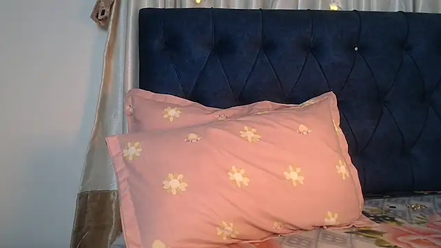 Snapshot of Jen_jennyy1 chatting on January 2025 10:29:02 AM Jen jennyy1 online show from January 2025 10:29:02 AM