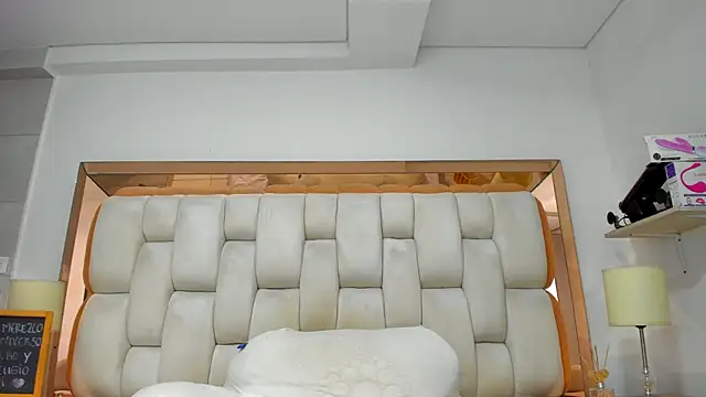 emilyparkerr01 online show from March 2025 11:54:01 PM